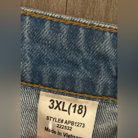 FN PLUS RIPPED BF JEANS - Picture 2 of 3